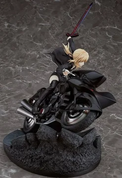 Fate/Grand Order Saber/Altria Pendragon Alter & Cuirassier Noir 1/8 Figure JAPAN